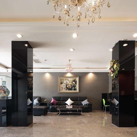 O House Hotel Kaohsiung Bagian luar foto