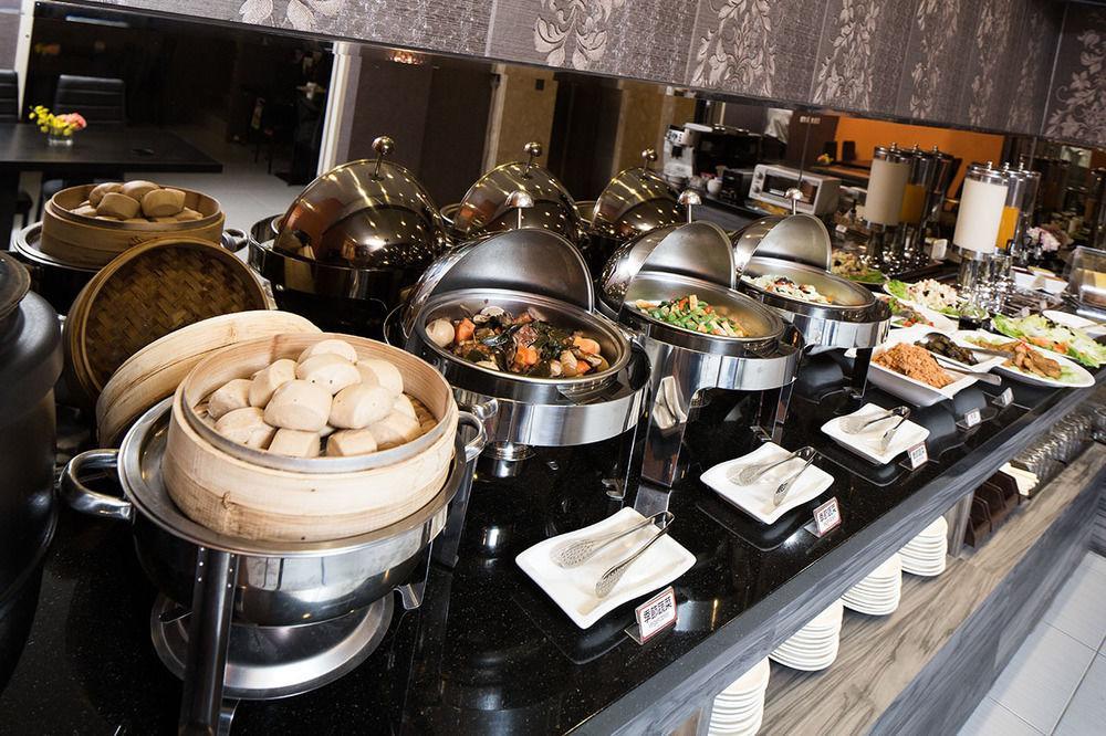 O House Hotel Kaohsiung Bagian luar foto