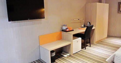 O House Hotel Kaohsiung Bagian luar foto